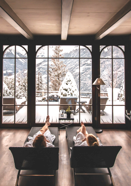 A (connected) winter stay in the mountains A winter (weaving) stay in the mountains