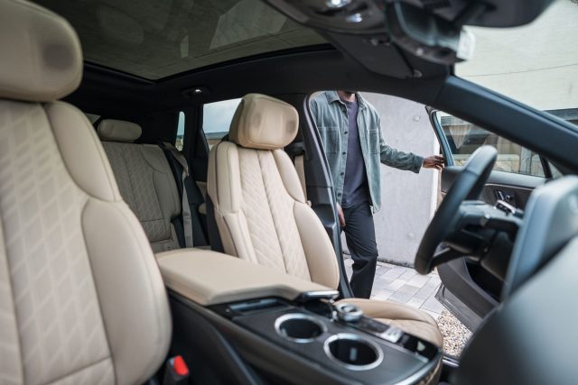 Magalie Debellis, designer for Cadillac: “I wanted the LYRIQ to turn heads, even when stationary.” Magalie Debellis, designer for Cadillac: “I wanted the LYRIQ to turn heads, even when stationary.”