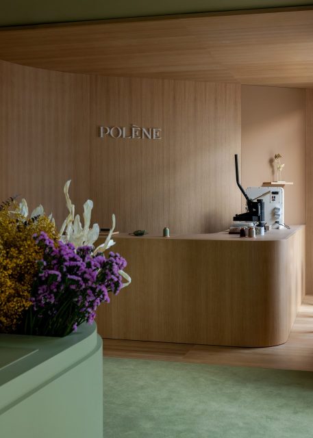Polène transforms into a florist for a pop-up shop Polène transforms into a florist for a pop-up shop